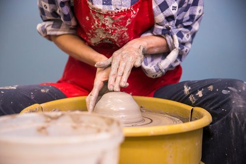 MIKAELA MACKENZIE / WINNIPEG FREE PRESS
An artist works on the wheel at Artbeat Studio in Winnipeg on Wednesday, Nov. 28, 2018.
Winnipeg Free Press 2018.