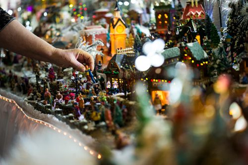 MIKAELA MACKENZIE / WINNIPEG FREE PRESS
Brian and Terry Vanoutrive's Christmas village at their residence, Fred Douglas Place, in Winnipeg on Friday, Nov. 23, 2018.
Winnipeg Free Press 2018.