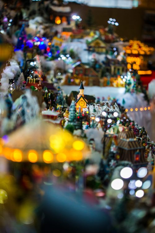 MIKAELA MACKENZIE / WINNIPEG FREE PRESS
Brian and Terry Vanoutrive's Christmas village at their residence, Fred Douglas Place, in Winnipeg on Friday, Nov. 23, 2018.
Winnipeg Free Press 2018.