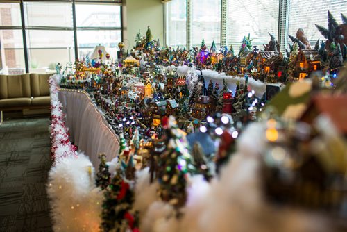 MIKAELA MACKENZIE / WINNIPEG FREE PRESS
Brian and Terry Vanoutrive's Christmas village at their residence, Fred Douglas Place, in Winnipeg on Friday, Nov. 23, 2018.
Winnipeg Free Press 2018.