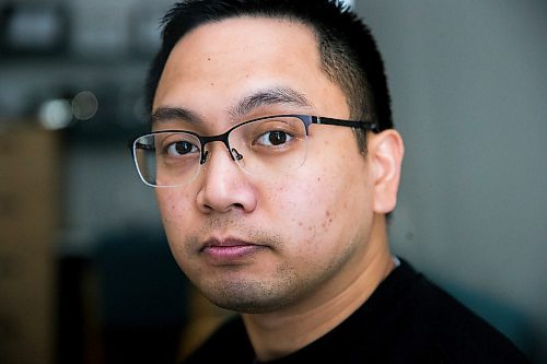 MIKAELA MACKENZIE / WINNIPEG FREE PRESS
Edward Balaquit poses for a portrait at his workplace on the six-month anniversary of his father's disappearance in Winnipeg on Friday, Nov. 30, 2018.
Winnipeg Free Press 2018.