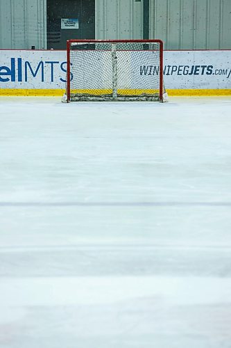 MIKE DEAL / WINNIPEG FREE PRESS
Empty net at the Bell MTS Iceplex.
181130 - Friday, November 30, 2018.