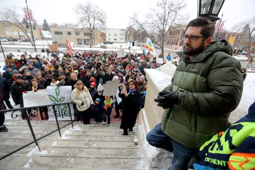 TREVOR HAGAN / WINNIPEG FREE PRESS
Christian Monnin, head of SFM, at rally to support Franco-Ontarians in front of the St.Boniface City Hall, Saturday, December 1, 2018.