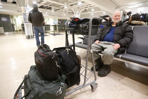 JOHN WOODS / WINNIPEG FREE PRESS
Tim Harwood-Jones waits to board the first train to Churchill in 18 months Sunday, December 2, 2018.