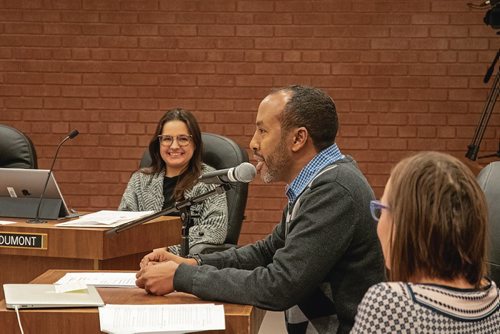 Canstar Community News Nov. 19 - The Winnipeg School Division board voted unanimously to seek changes to the voting rights for newcomers and students during their Nov. 19 meeting. (EVA WASNEY/CANSTAR COMMUNITY NEWS/METRO)