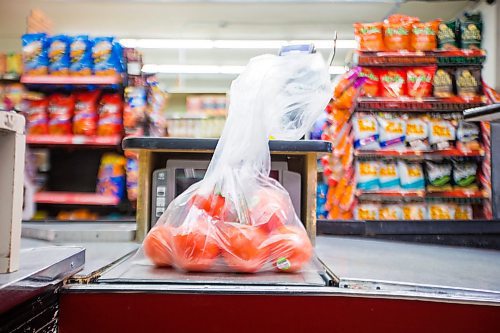 MIKAELA MACKENZIE / WINNIPEG FREE PRESS
Groceries at Food Fare in Winnipeg on Tuesday, Dec. 4, 2018.
Winnipeg Free Press 2018.