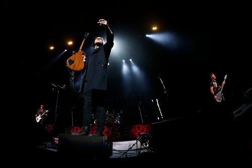 JOHN WOODS / WINNIPEG FREE PRESS
Three Days Grace performs in Winnipeg at BellMTS Tuesday, December 4, 2018.