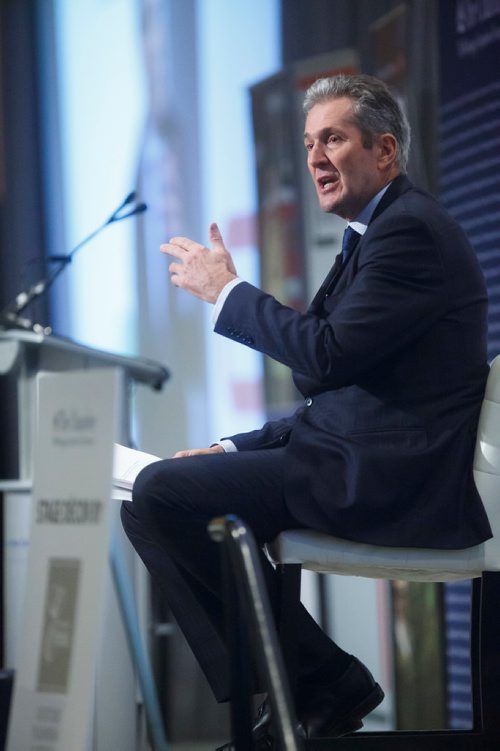 MIKE DEAL / WINNIPEG FREE PRESS
Premier Brian Pallister gives the keynote speech during the State of the Province event at RBC Convention Centre Thursday morning.
181206 - Thursday, December 06, 2018.