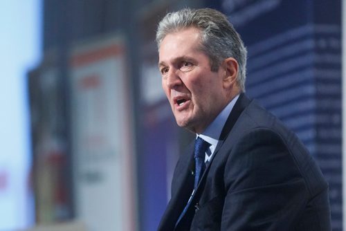 MIKE DEAL / WINNIPEG FREE PRESS
Premier Brian Pallister gives the keynote speech during the State of the Province event at RBC Convention Centre Thursday morning.
181206 - Thursday, December 06, 2018.