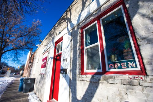 MIKAELA MACKENZIE / WINNIPEG FREE PRESS
Modern Coffee, a newly opened cafe at Inkster and Main, in Winnipeg on Friday, Dec. 7, 2018.
Winnipeg Free Press 2018.