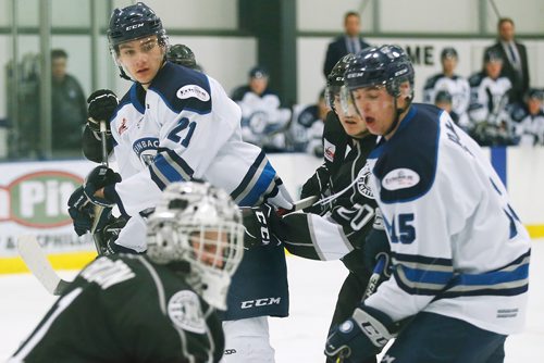 JOHN WOODS / WINNIPEG FREE PRESS
Steinbach Pistons' Kyle Bettens (21) plays against the Neepawa Natives at Seven Oaks Sportsplex Monday, December 10, 2018.