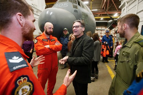 JOHN WOODS / WINNIPEG FREE PRESS
Louie Odorico, right, reunites with SAR technicians Master Corporal Donovan Ball, centre, and Master Corporal Louis Labrecque, who rescued him when he was injured on the Mantario Trail in September, at 17 Wing Tuesday, December 11, 2018.