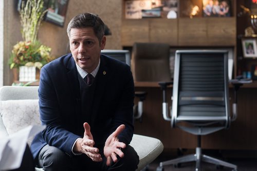 MIKAELA MACKENZIE / WINNIPEG FREE PRESS
Mayor Brian Bowman sits down for an interview with the Free Press about the meth crisis while in his office at City Hall in Winnipeg on Wednesday, Dec. 12, 2018. 
Winnipeg Free Press 2018.