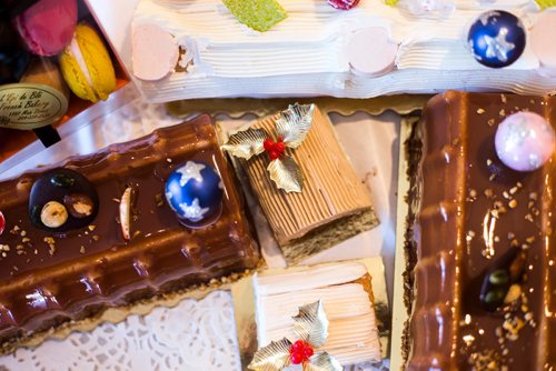 MIKAELA MACKENZIE / WINNIPEG FREE PRESS
Buches de Noel, buchettes, and macarons at l'Epi de Ble, a French Bakery, in Winnipeg on Thursday, Dec. 13, 2018. 
Winnipeg Free Press 2018.