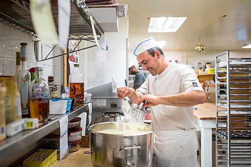 MIKAELA MACKENZIE / WINNIPEG FREE PRESS
Stephane Falieres makes a sponge cake at l'Epi de Ble, a French Bakery, in Winnipeg on Thursday, Dec. 13, 2018. 
Winnipeg Free Press 2018.