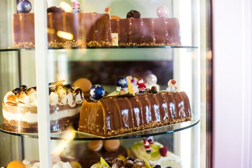 MIKAELA MACKENZIE / WINNIPEG FREE PRESS
Buches de Noel at l'Epi de Ble, a French Bakery, in Winnipeg on Thursday, Dec. 13, 2018. 
Winnipeg Free Press 2018.