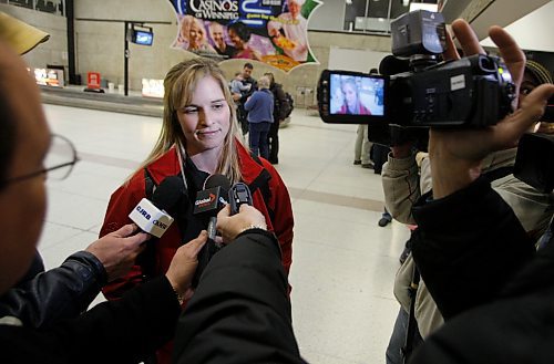 BORIS MINKEVICH / WINNIPEG FREE PRESS  090330 Curler Jennifer Jones is back in Winnipeg after loosing overseas.