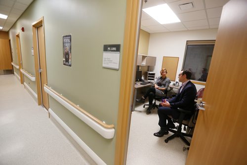 JOHN WOODS / WINNIPEG FREE PRESS
Dr Erin Knight, Medical Director of Addiction Program at HSC and Dr James Bolton, Medical Director of WRHA Crisis Response Services and HSC Emergency Psychiatry are photographed in an exam room at the Rapid Access Addiction Medicine (RAAM) clinic Monday, December 17, 2018.