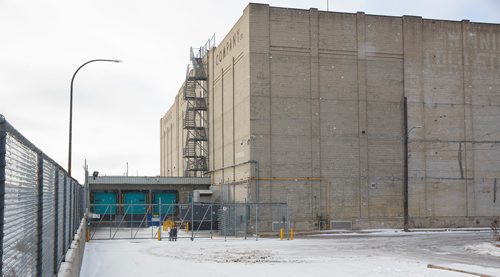 MIKE DEAL / WINNIPEG FREE PRESS
Licensed cannabis producer Bonify uses the old Winnipeg Cold Storage building at Salter Street and Jarvis Avenue.
181220 - Thursday, December 20, 2018.