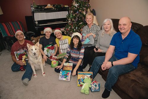 Canstar Community News Dec. 13 - A group of Crestview neighbours have come together to collect hamper items for other families in need.  (EVA WASNEY/CANSTAR COMMUNITY NEWS/METRO)