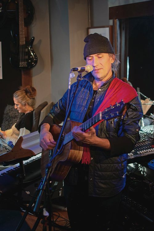 Canstar Community News Dec. 11 - Darek Dawda is wrapping up a year of releasing one song a week in an effort to improve his songwriting and singing. (EVA WASNEY/CANSTAR COMMUNITY NEWS/METRO)