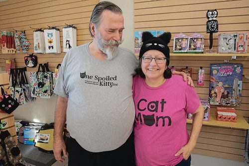 Canstar Community News Dec. 17 - Grant Rogerson and Donna Harris have opened a store in the West End dedicated to "cats and the people they own." (EVA WASNEY/CANSTAR COMMUNITY NEWS/METRO)
