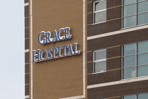 JOHN WOODS / WINNIPEG FREE PRESS
Grace Hospital and Emergency on Portage Avenue in Winnipeg photographed Monday, December 24, 2018.