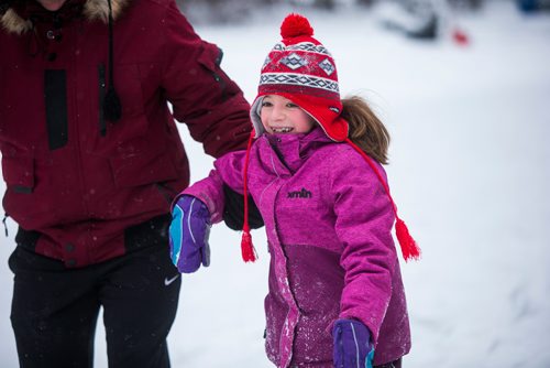 MIKAELA MACKENZIE / WINNIPEG FREE PRESS
Emily Keselman, nine, goes skating with her dad, Tony, in Assiniboine Park on Christmas morning in Winnipeg on Tuesday, Dec. 25, 2018. 
Winnipeg Free Press 2018.