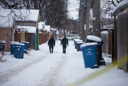 MIKAELA MACKENZIE / WINNIPEG FREE PRESS
A homicide investigation at the 400 block of Victor Street in Winnipeg on Tuesday, Dec. 25, 2018. 
Winnipeg Free Press 2018.