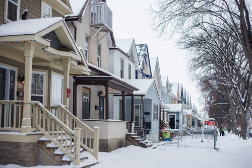 MIKAELA MACKENZIE / WINNIPEG FREE PRESS
The 400 block of Victor Street in Winnipeg on Tuesday, Dec. 25, 2018. 
Winnipeg Free Press 2018.