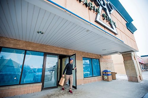 MIKAELA MACKENZIE / WINNIPEG FREE PRESS
Dan Buettner leaves the store after making some Boxing Day purchases at the Delta 9 cannabis store in Winnipeg on Wednesday, Dec. 26, 2018. 
Winnipeg Free Press 2018.