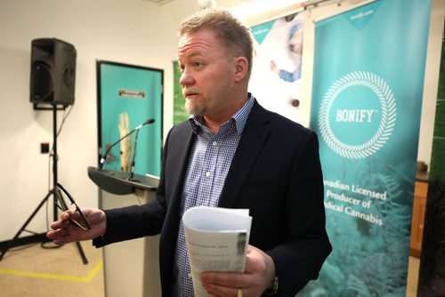 RUTH BONNEVILLE / WINNIPEG FREE PRESS

Press Conference: Bonify to Discuss Product Recall


Photos of George Robinson, CEO of RavenQuest, addresses answers questions from the  media regarding recall and discusses details about executive staff being fired due to packaging and selling unregulated cannabis product at 422 Jarvis Avenue, Thursday. 

See Solomon story. 

Dec 127th,  2018