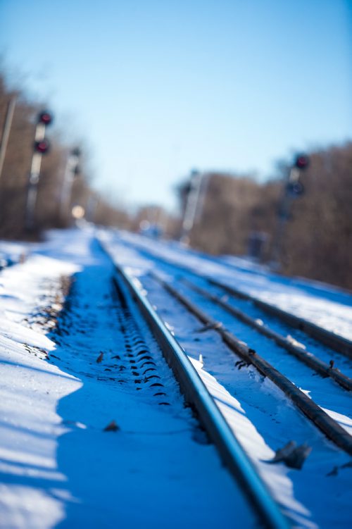 MIKAELA MACKENZIE / WINNIPEG FREE PRESS
The CP rail line in St. Boniface in Winnipeg on Friday, Dec. 28, 2018. 
Winnipeg Free Press 2018.