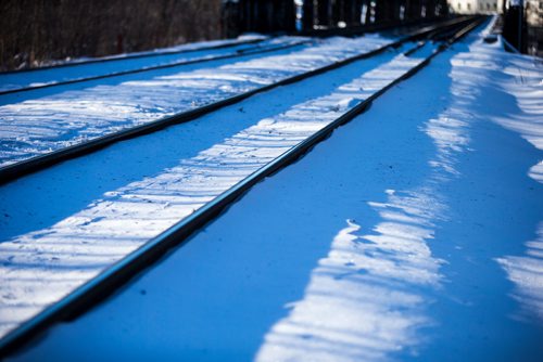 MIKAELA MACKENZIE / WINNIPEG FREE PRESS
The CP rail line in St. Boniface in Winnipeg on Friday, Dec. 28, 2018. 
Winnipeg Free Press 2018.