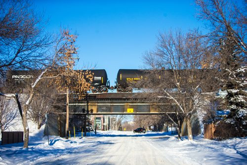 MIKAELA MACKENZIE / WINNIPEG FREE PRESS
The CP rail line in St. Boniface in Winnipeg on Friday, Dec. 28, 2018. 
Winnipeg Free Press 2018.