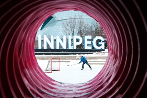 Daniel Crump / Winnipeg Free Press. Jim Alder braved a skate at the Forks on Saturday, despite a -30ºC windchill. December 29, 2018.