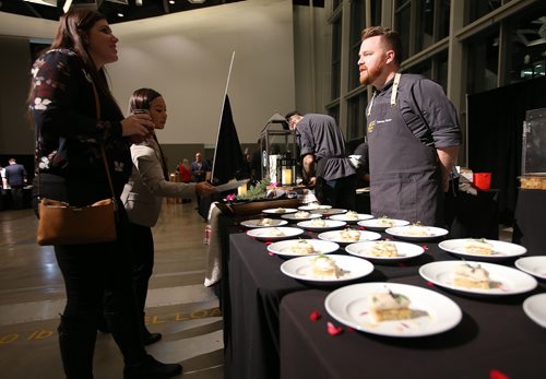 JASON HALSTEAD / WINNIPEG FREE PRESS

Thermëa chef Thomas Stuart talks to attendees at the Canada's Great Kitchen Party event at the RBC Convention Centre Winnipeg on Nov. 8, 2018. (See Social Page)