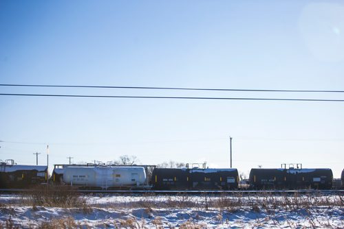 MIKAELA MACKENZIE / WINNIPEG FREE PRESS
Railway tracks in Winnipeg on Monday, Dec. 31, 2018. 
Winnipeg Free Press 2018.