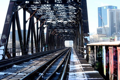 RUTH BONNEVILLE / WINNIPEG FREE PRESS

49.8 - rail safety feature story.

Photo of CN train bridge that goes from Tache into downtown and main street station.  


Dec 31st,  2018