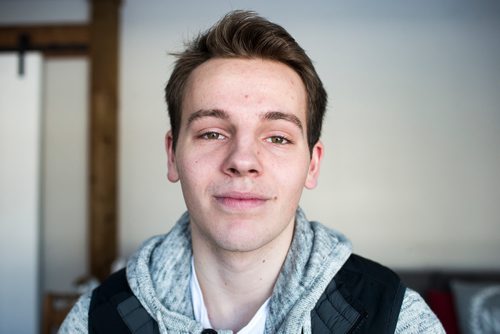 MIKAELA MACKENZIE / WINNIPEG FREE PRESS
Isaak Fast, who volunteers every Sunday morning at Misericordia Health Centre to bring patients to and from the chapel, poses for a portrait in his home in Winnipeg on Tuesday, Jan. 1, 2019. 
Winnipeg Free Press 2018.