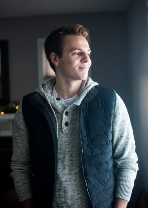 MIKAELA MACKENZIE / WINNIPEG FREE PRESS
Isaak Fast, who volunteers every Sunday morning at Misericordia Health Centre to bring patients to and from the chapel, poses for a portrait in his home in Winnipeg on Tuesday, Jan. 1, 2019. 
Winnipeg Free Press 2018.