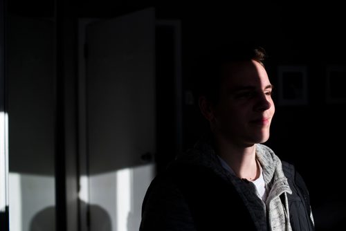 MIKAELA MACKENZIE / WINNIPEG FREE PRESS
Isaak Fast, who volunteers every Sunday morning at Misericordia Health Centre to bring patients to and from the chapel, poses for a portrait in his home in Winnipeg on Tuesday, Jan. 1, 2019. 
Winnipeg Free Press 2018.