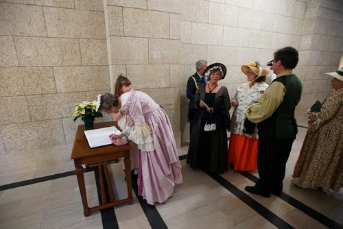 JOHN WOODS / WINNIPEG FREE PRESS
People line up to sign a guest book at the Lieutenant Governor's New Year's Levee at the Manitoba Legislature Tuesday, January 1, 2019.