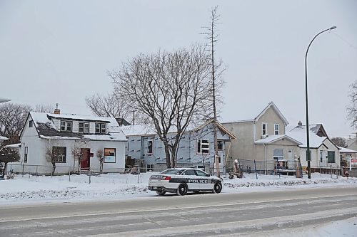 MIKE DEAL / WINNIPEG FREE PRESS
Police are at a home in the 400-block of Nairn Avenue near Archibald Street where they say a serious incident occurred early Tuesday morning. 
190102 - Wednesday, January 2, 2019