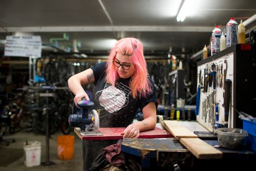 MIKAELA MACKENZIE / WINNIPEG FREE PRESS
Kelly Campbell, carpentry instructor, poses for photos at the W.R.E.N.C.H. bike shop in Winnipeg on Wednesday, Jan. 2, 2019. 
Winnipeg Free Press 2018.