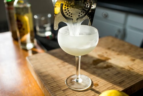 MIKAELA MACKENZIE / WINNIPEG FREE PRESS
Josey Krahn makes a daiquiri at his home bar in Winnipeg on Thursday, Jan. 3, 2019. 
Winnipeg Free Press 2018.