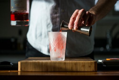 MIKAELA MACKENZIE / WINNIPEG FREE PRESS
Josey Krahn makes a spritz at his home bar in Winnipeg on Thursday, Jan. 3, 2019. 
Winnipeg Free Press 2018.