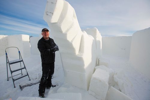 MIKE DEAL / WINNIPEG FREE PRESS
Snow carver, Lyle Peters, from Steinbeck, works on some sculptures the day before the big grand opening.
Clint and Angie Masse who own A Maze in Corn near St. Adolphe have constructed a maze made of snow they hope will break a world record.
190104 - Friday, January 04, 2019.