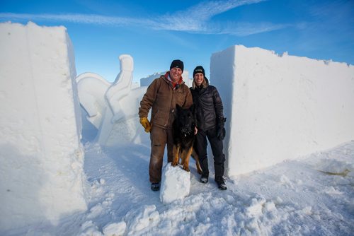 MIKE DEAL / WINNIPEG FREE PRESS
Clint and Angie Masse with dog Sochi own¤A Maze in Corn¤near St. Adolphe and have constructed a maze made of snow they hope will break a world record.
190104 - Friday, January 04, 2019.