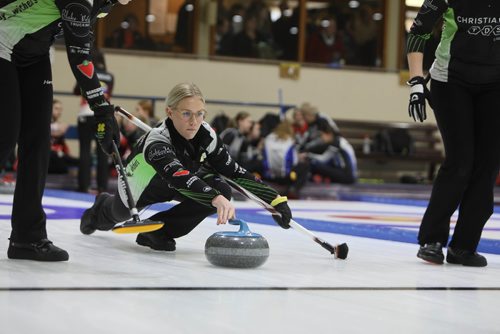 RUTH BONNEVILLE / WINNIPEG FREE PRESS

SPORTS -  Provincial junior championships

Photo of Serena Gray-Withers throwing her rock during game against Team Sagert at Heather Club, Friday. 

See Mike Sawatzky story. 

 Jan 04, 2019 
